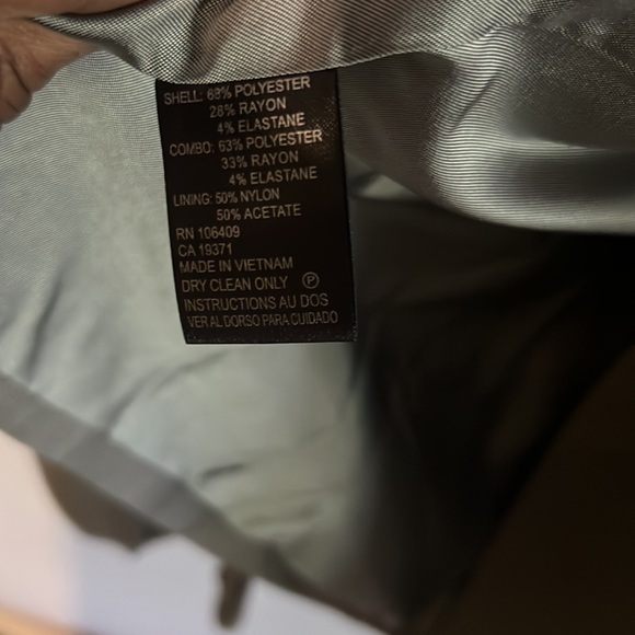 Grey and ivory Plus size jacket and pantsuit - Picture 4 of 5